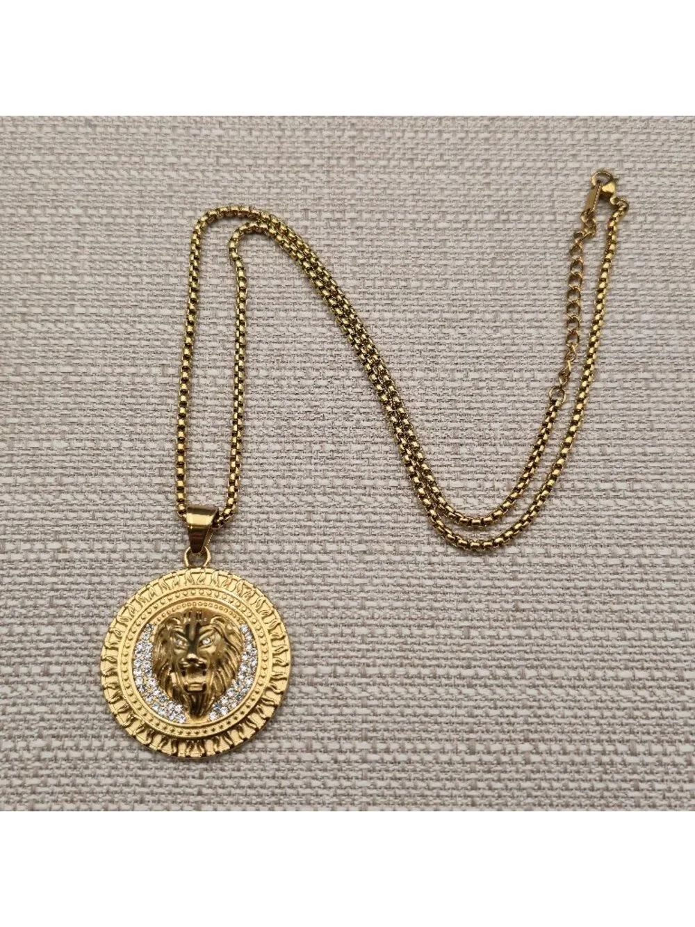 24 Inch Gold Lion Head Medallion Pendant Necklace with Iced Hip Hop Jewelry B154